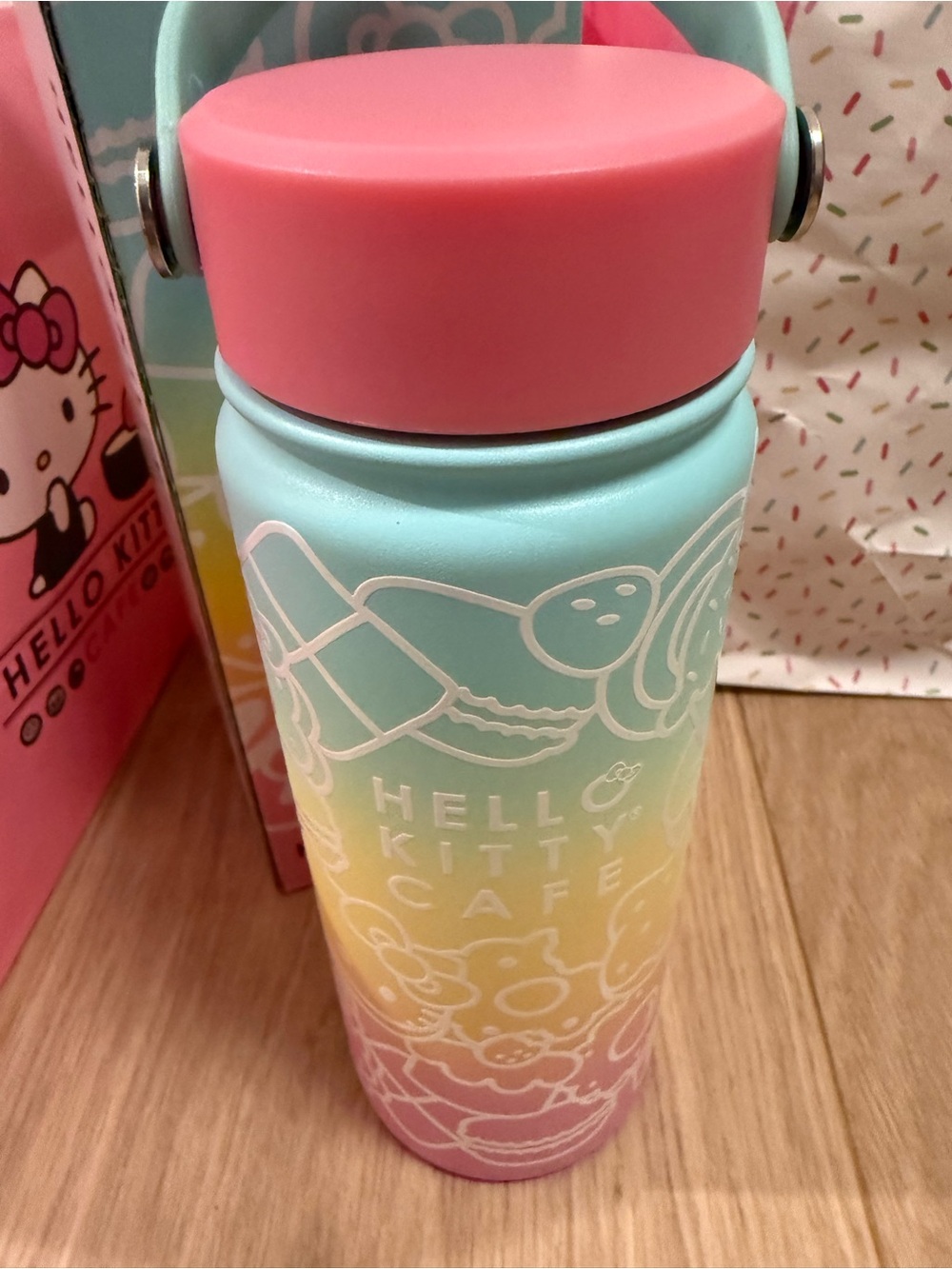 Hello Kitty Cafe Gradient Bottle